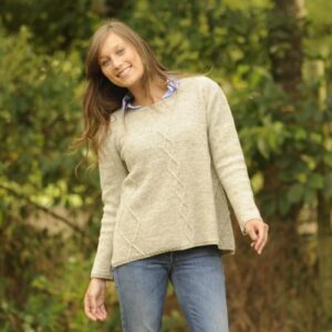 Pull femme 100% laine française tricoté et cousu en France pour la marque Les Laines du Forez